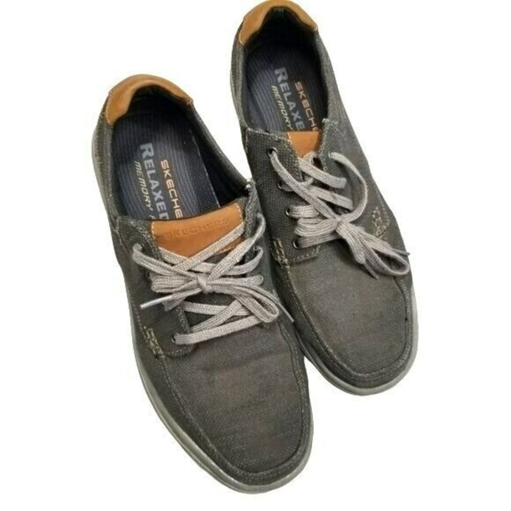 Sketchers men canvas boating shoes size 10 says black on tag but is more grey